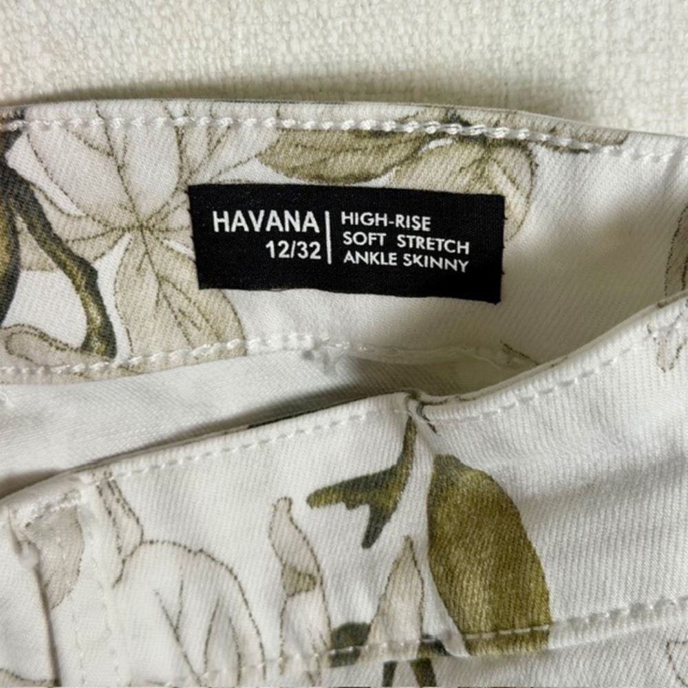 Buffalo David Bitton Floral Print White Cropped Pants Women's Size 12 - Picture 10 of 11